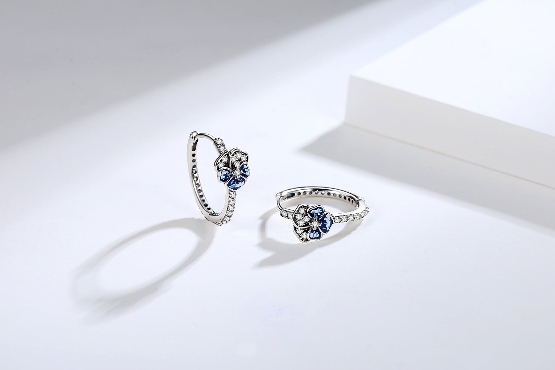 Blue Daisy Hoop Earrings - NINGAN